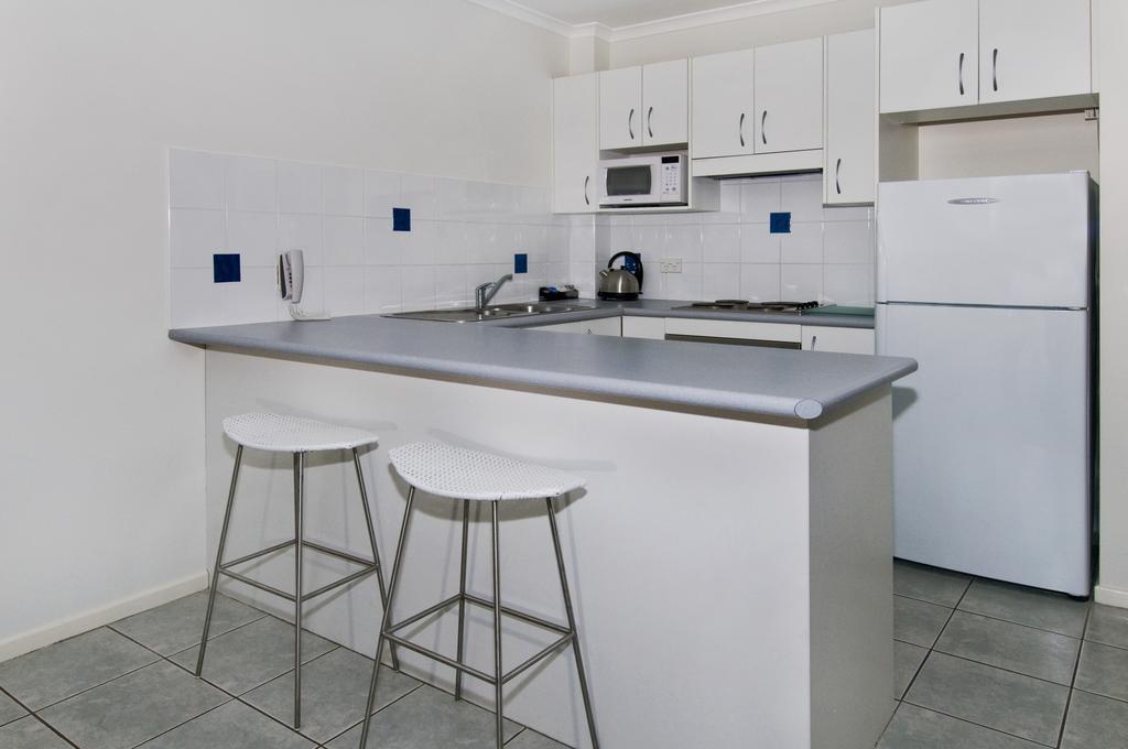 South Pacific Apartments Port Macquarie Room photo